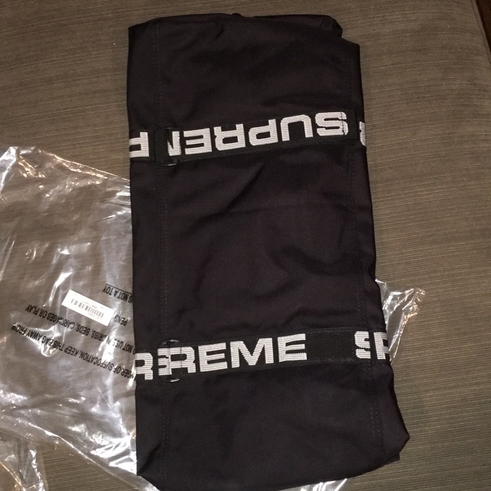 Supreme duffel bag (RARE)
